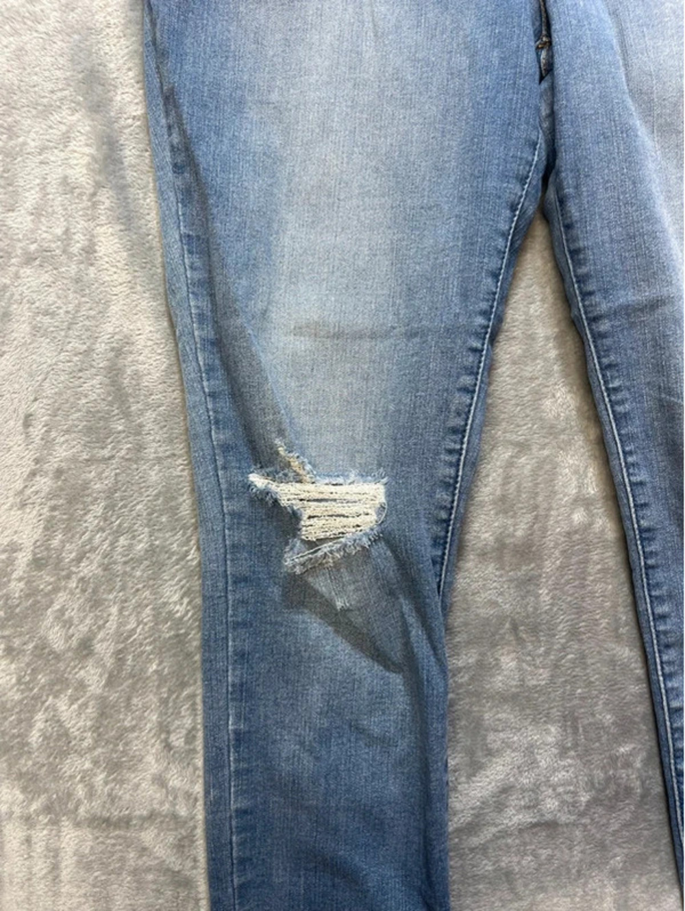 Candie's Womens Jeans Size 17 33W Blue Distressed Raw Hem Skinny - Picture 4 of 11